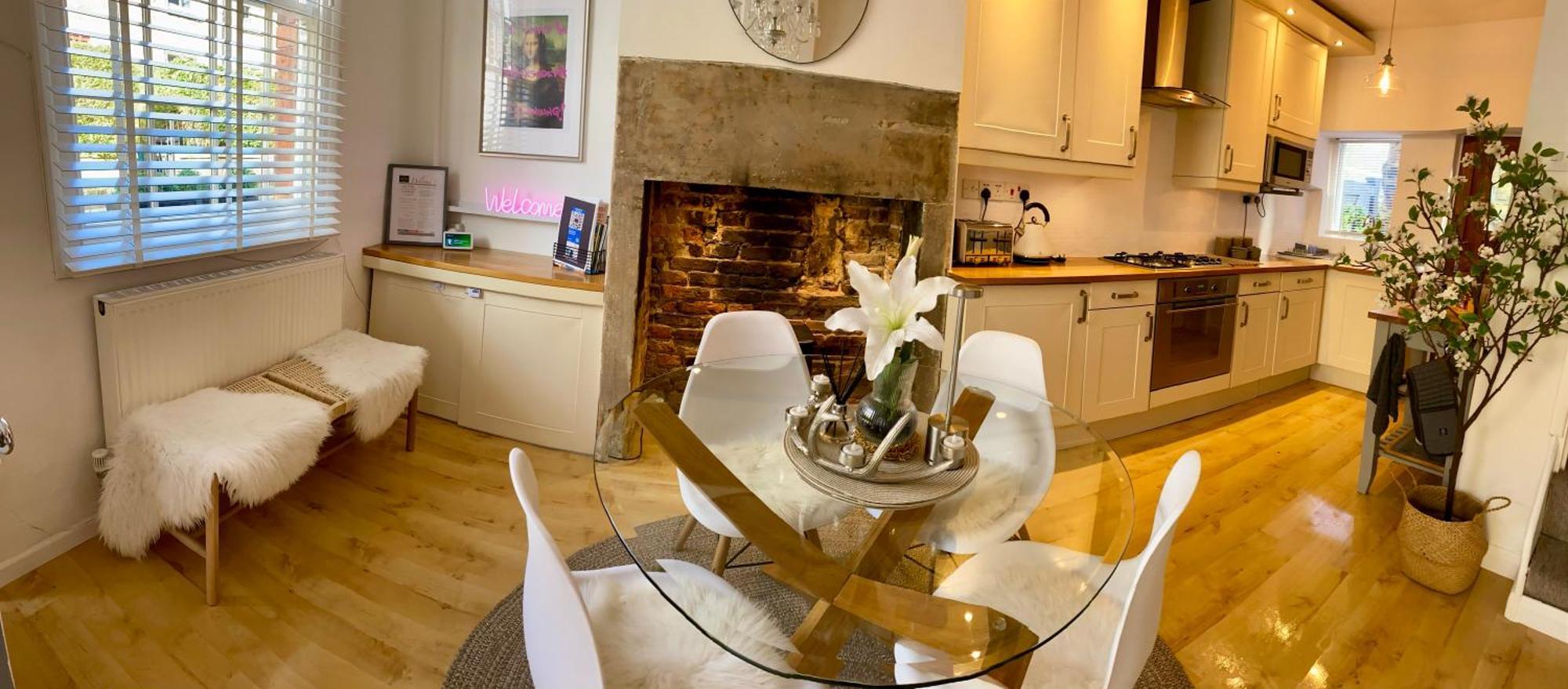 The Tenth House, Grade II Listed Georgian Town House, Wirksworth, Derbyshire, Peak District Cottage, Sleeps 4 מראה חיצוני תמונה